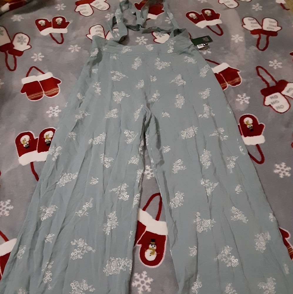 Women's floral strappy sleeveless jumpsuit! - Picture 4 of 5